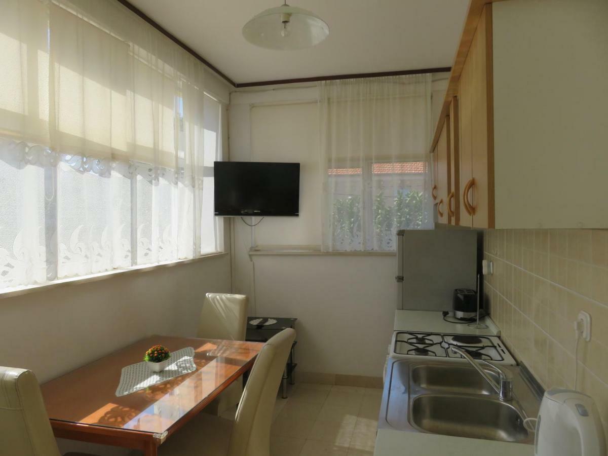 Borna Apartement Новаля Екстериор снимка